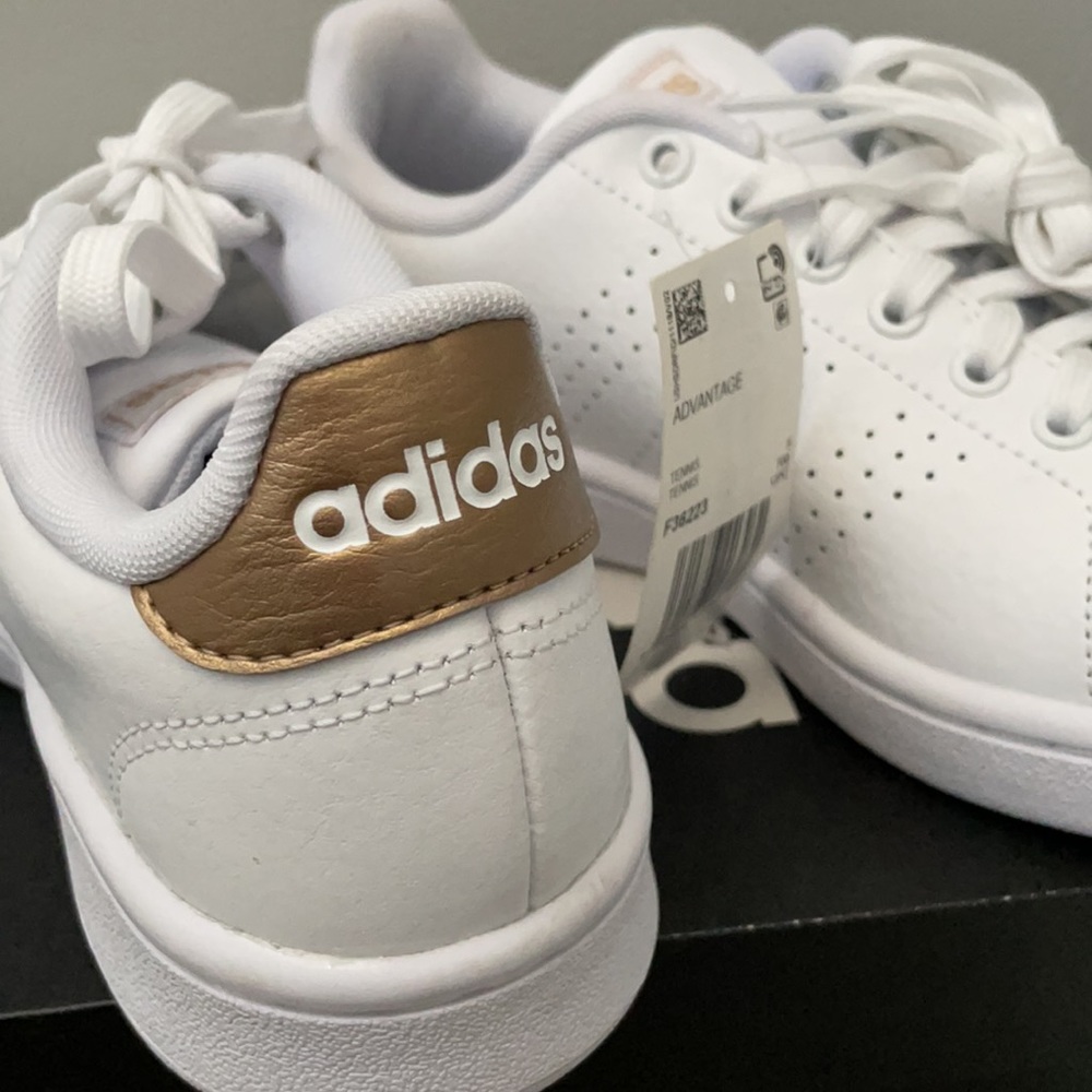 NEW! Bronze and white Stan Smith Adidas size 38